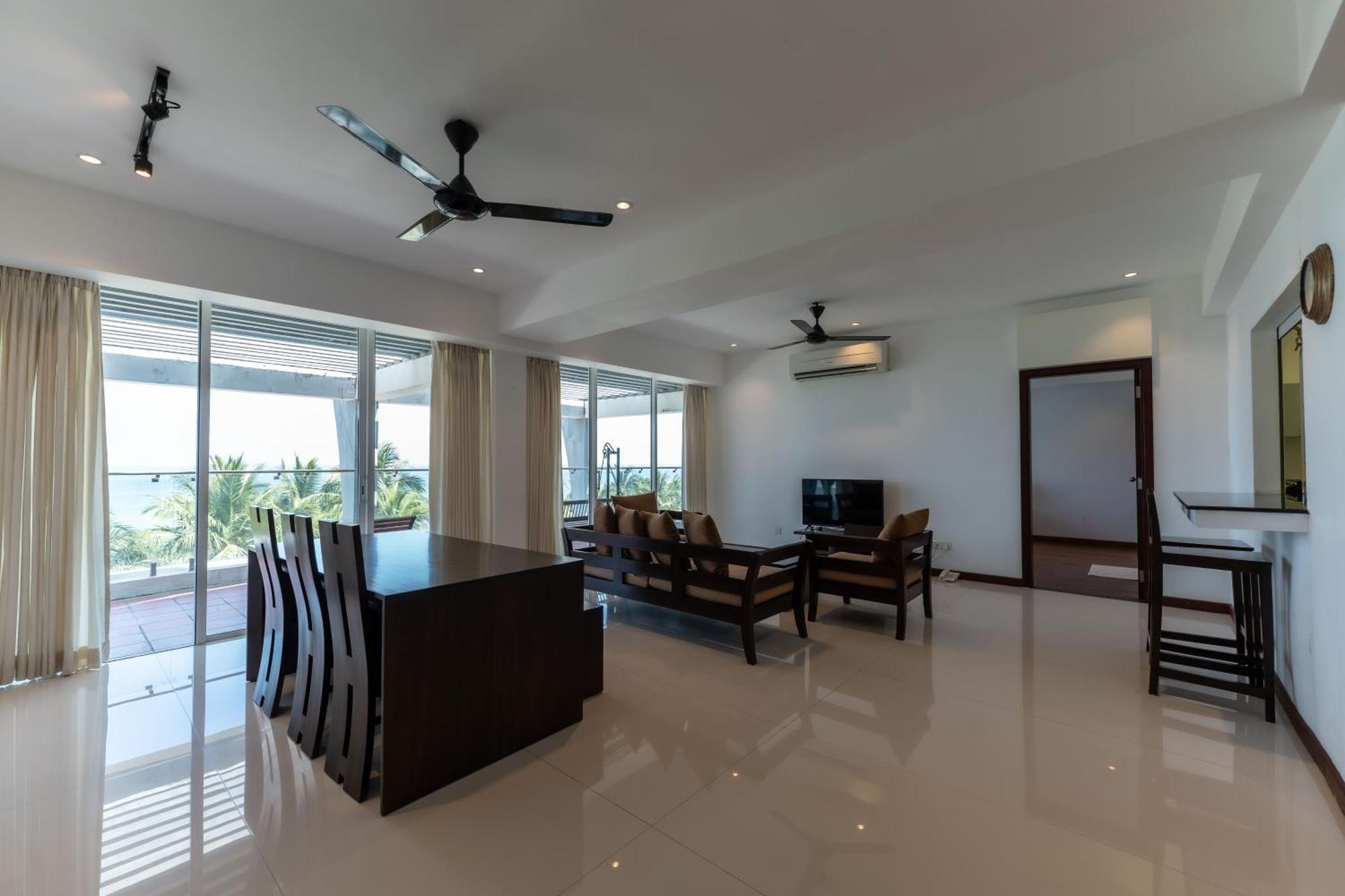 Oceanfront Condominium - Нілавелі Екстер'єр фото