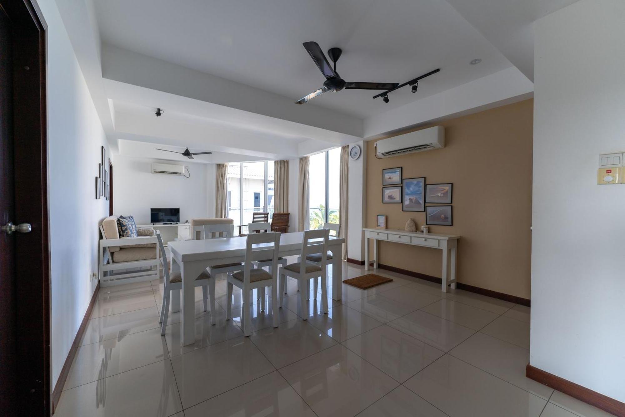Oceanfront Condominium - Нілавелі Екстер'єр фото